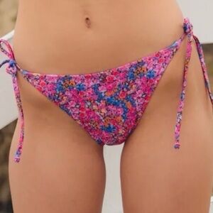 NWOT Maui String-Tie Bikini Bottoms - Tropical Punch Medium /Large